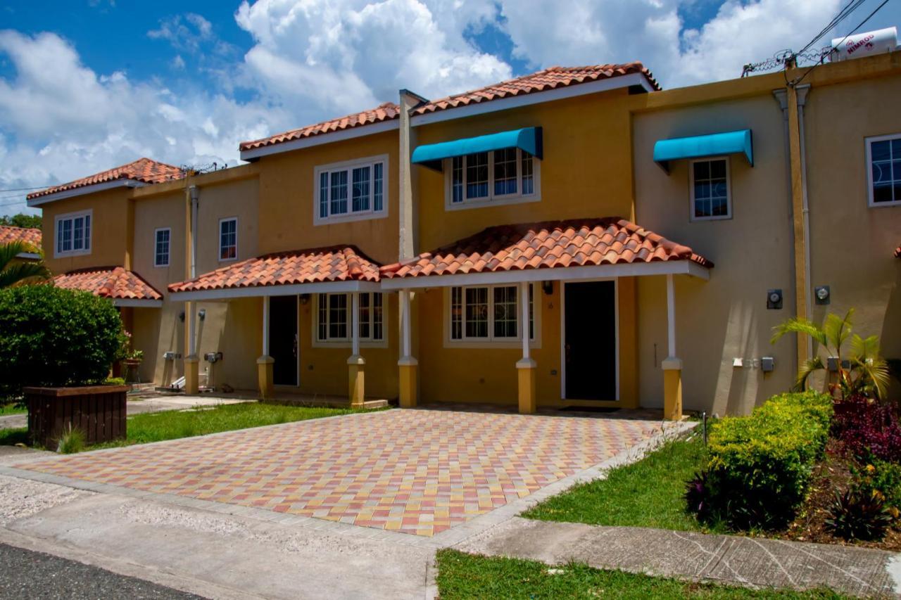 Vacation Getaway In Mango Walk Country Club Apartment Montego Bay Exterior foto