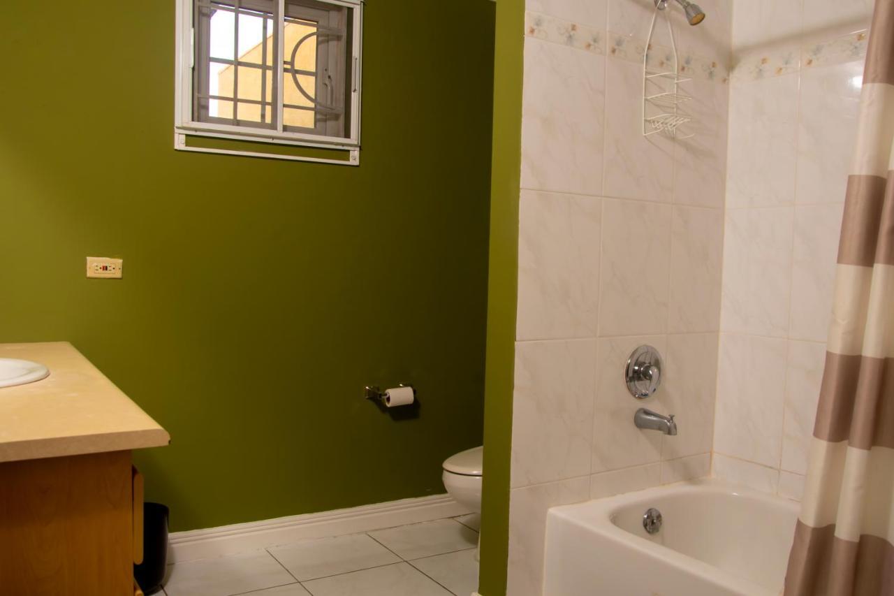 Vacation Getaway In Mango Walk Country Club Apartment Montego Bay Exterior foto
