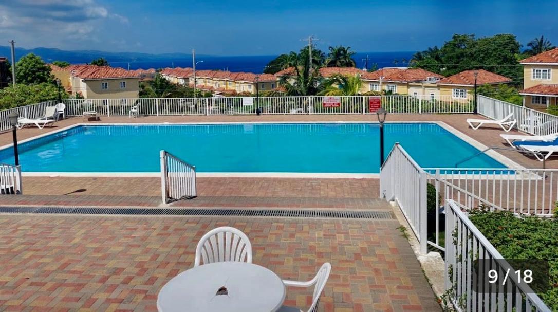 Vacation Getaway In Mango Walk Country Club Apartment Montego Bay Exterior foto